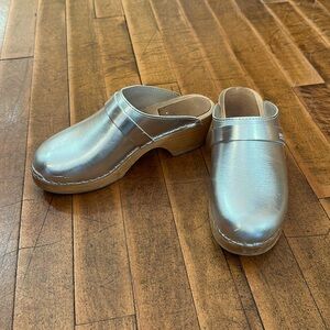 Maguba of Sweden Silver Clogs